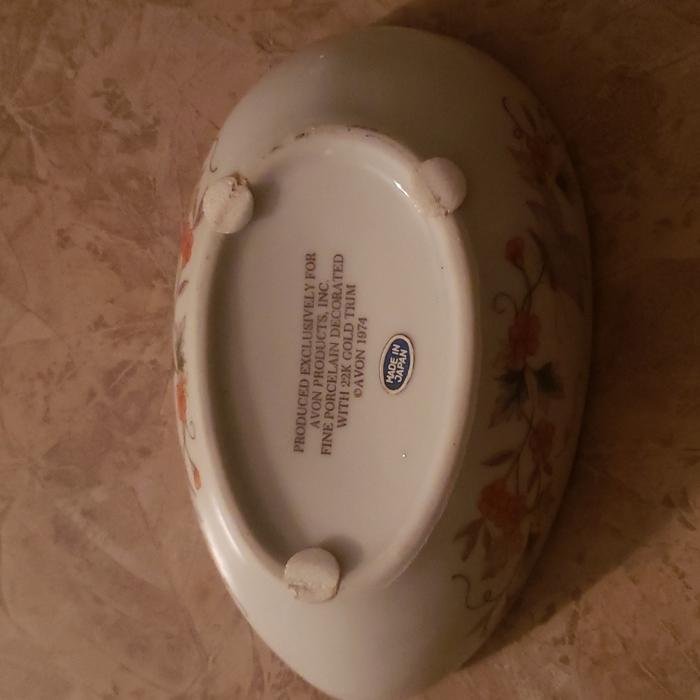 AVON Porcelain Egg Trinket Dish - 1974 Collectible - Picture 4 of 5